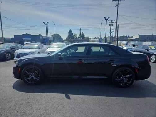 2022 Chrysler 300 S