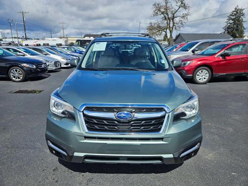 Jasmine Green Metallic 2018 Subaru Forester 2.5i Limited