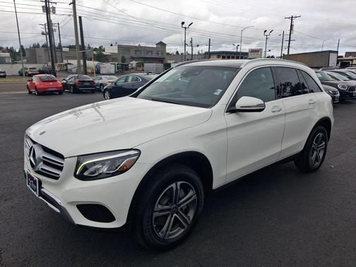 Polar White 2018 Mercedes-Benz GLC 300 4MATIC