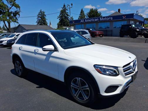 Polar White 2018 Mercedes-Benz GLC 300 4MATIC