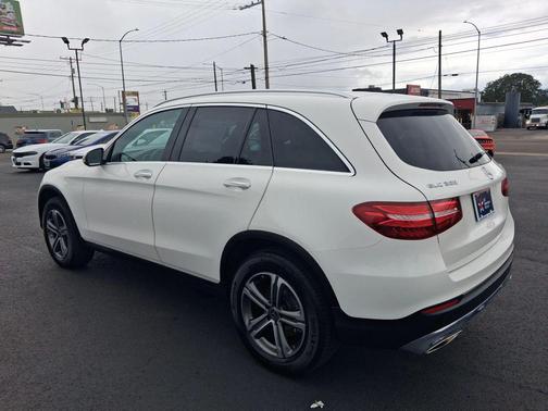 Polar White 2018 Mercedes-Benz GLC 300 4MATIC