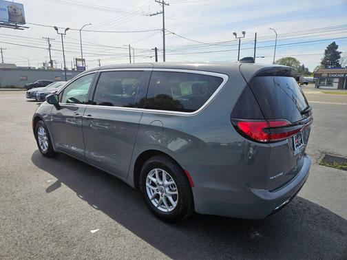 Ceramic Gray 2023 Chrysler Pacifica Touring L