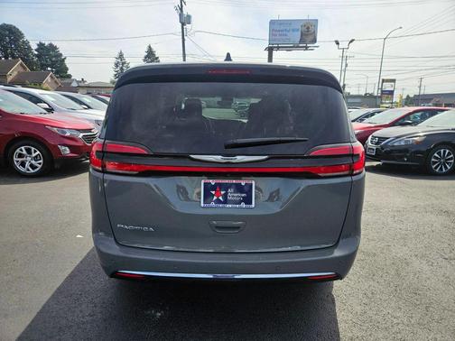 Ceramic Gray 2023 Chrysler Pacifica Touring L