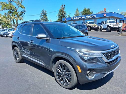 Gravity Gray 2022 Kia Seltos Nightfall Edition