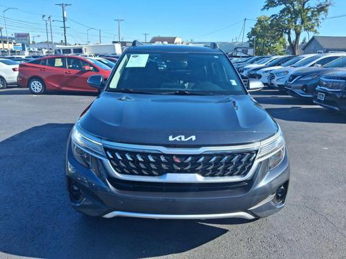 Gravity Gray 2022 Kia Seltos Nightfall Edition