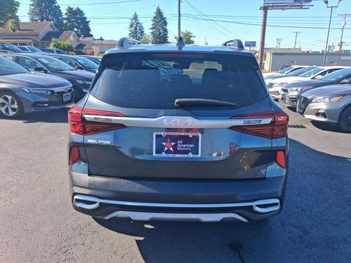 Gravity Gray 2022 Kia Seltos Nightfall Edition