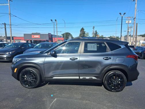 Gravity Gray 2022 Kia Seltos Nightfall Edition