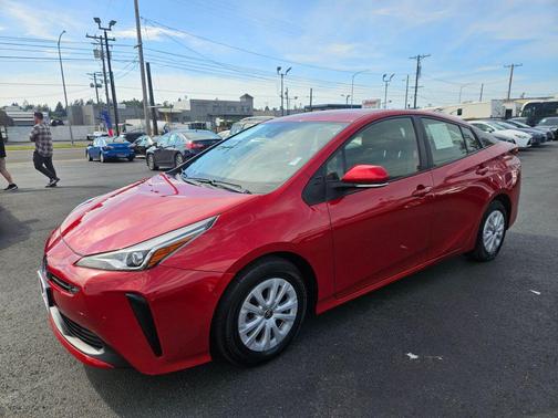 Supersonic Red 2022 Toyota Prius LE