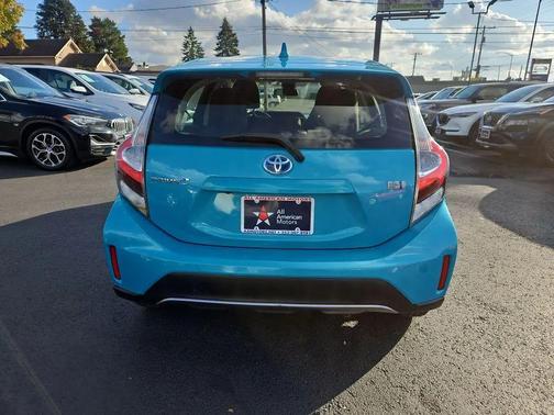 2018 Toyota Prius c Three