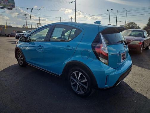 2018 Toyota Prius c Three