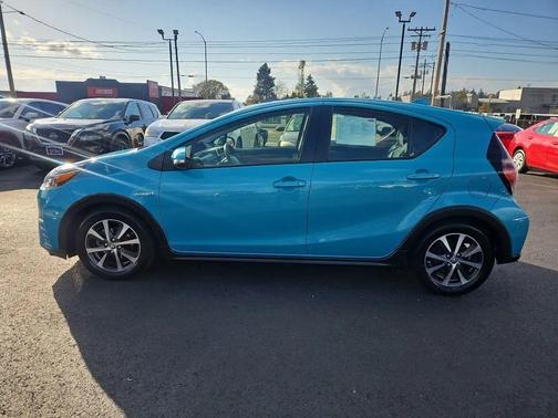 2018 Toyota Prius c Three