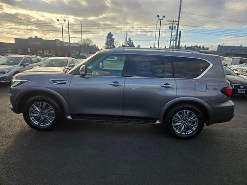 2021 INFINITI QX80 Luxe