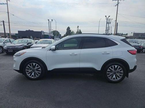 2022 Ford Escape Titanium