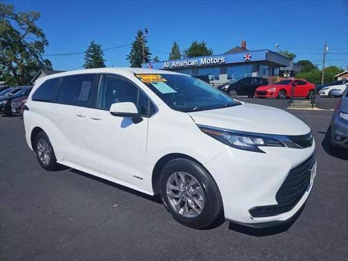 2021 Toyota Sienna LE