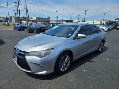 Celestial Silver Metallic 2017 Toyota Camry Hybrid SE