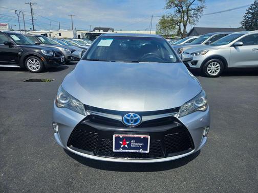 Celestial Silver Metallic 2017 Toyota Camry Hybrid SE