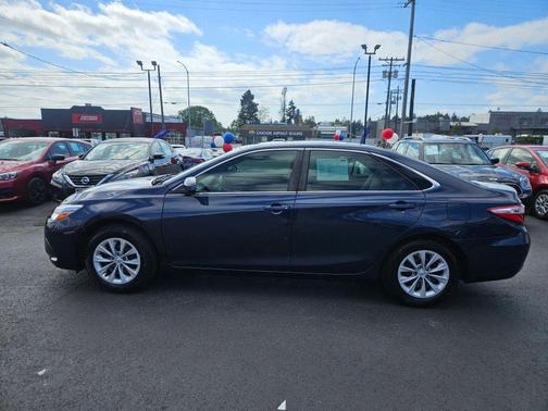 Parisian Night Pearl 2017 Toyota Camry LE