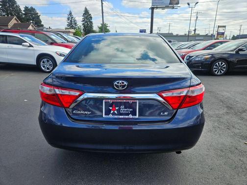 Parisian Night Pearl 2017 Toyota Camry LE