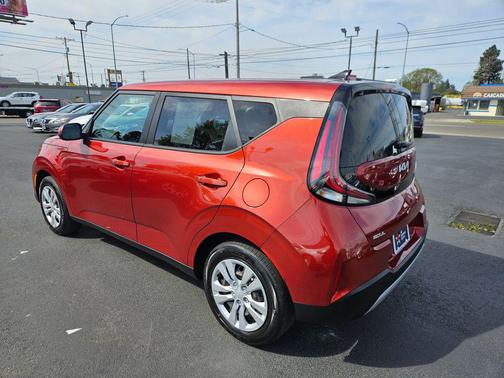 Mars Orange 2023 Kia Soul LX