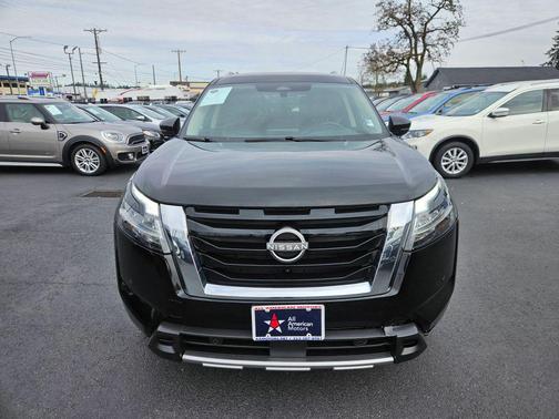 Super Black 2023 Nissan Pathfinder SL FWD