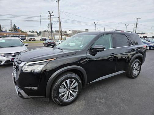 Super Black 2023 Nissan Pathfinder SL FWD