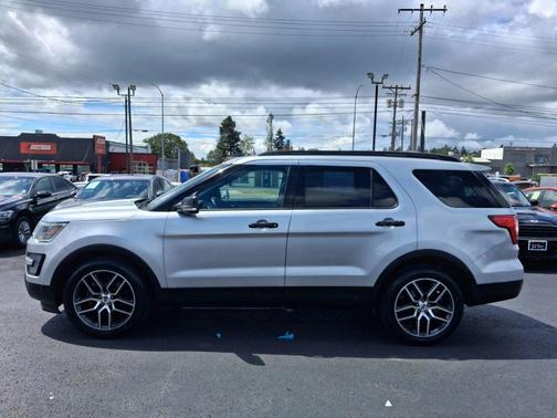 Ingot Silver Metallic 2017 Ford Explorer sport