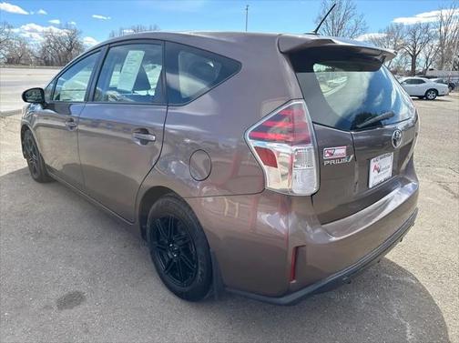 2015 Toyota Prius v Five