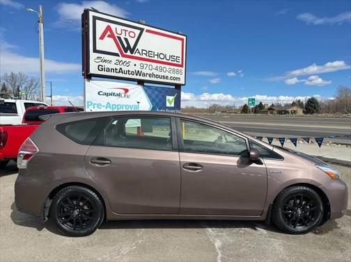 2015 Toyota Prius v Five