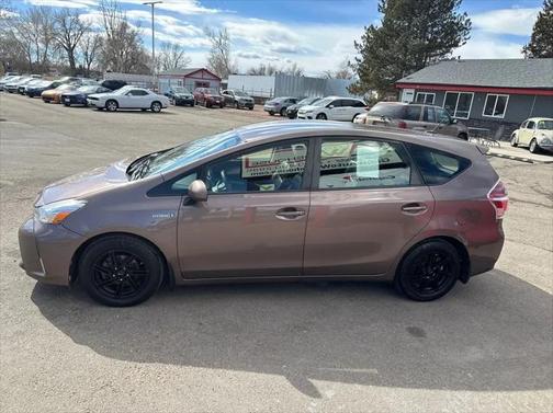 2015 Toyota Prius v Five