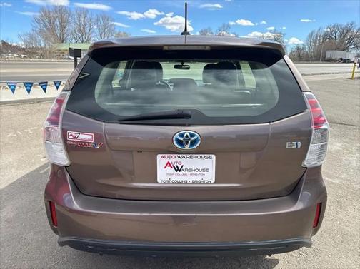 2015 Toyota Prius v Five