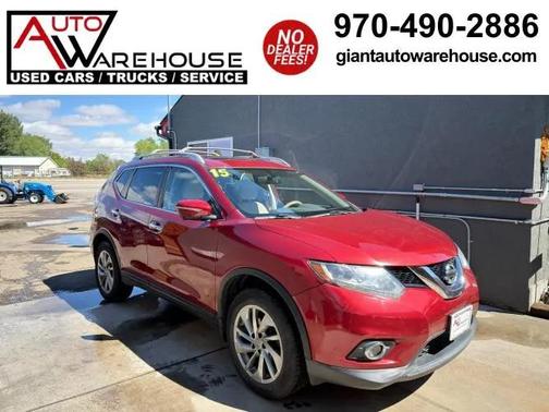 Red 2015 Nissan Rogue SL