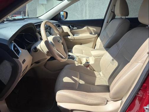 Red 2015 Nissan Rogue SL