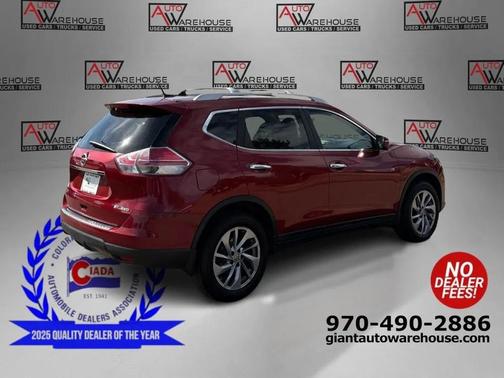 Red 2015 Nissan Rogue SL
