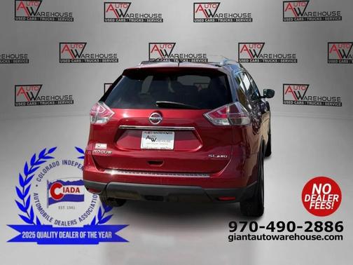 Red 2015 Nissan Rogue SL