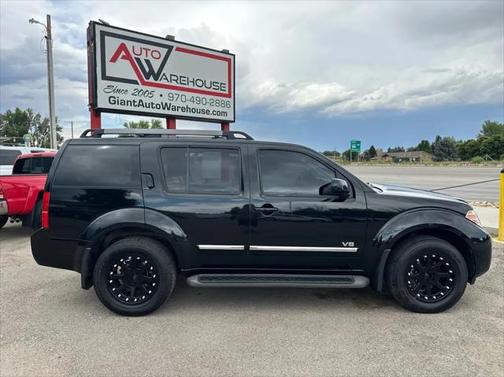 2008 Nissan Pathfinder LE