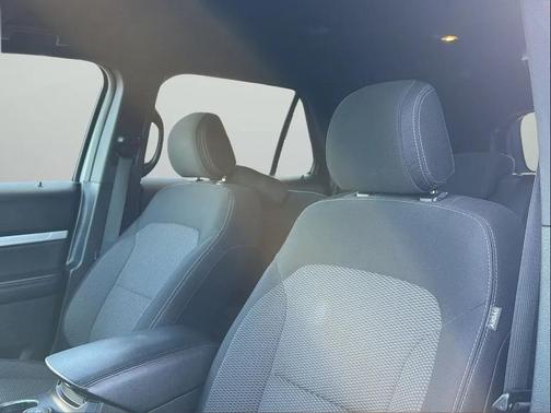 Silver 2016 Ford Explorer XLT