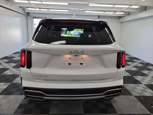 Glacial White Pearl 2023 Kia Sorento EX