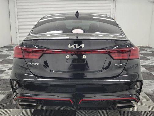 Aurora Black Pearl 2024 Kia Forte GT