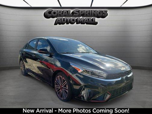 Aurora Black Pearl 2024 Kia Forte GT