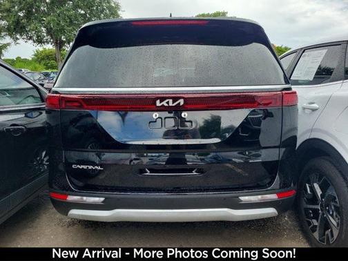 2023 Kia Carnival LX