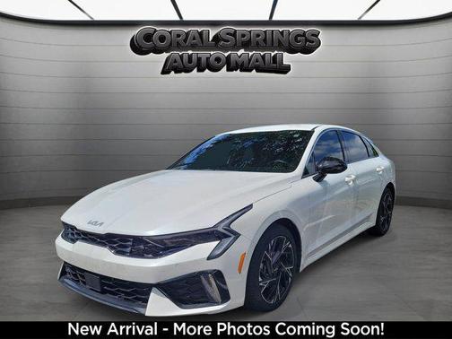 Snow White Pearl 2025 Kia K5 GT-Line