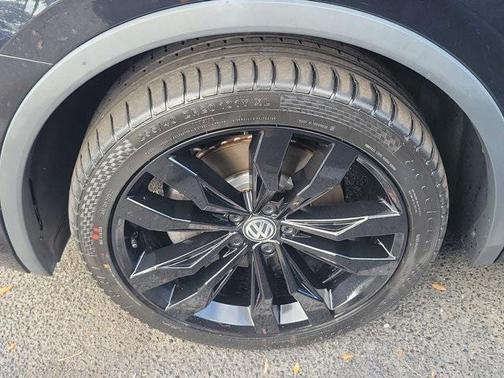 2021 Volkswagen Tiguan 2.0T SE R-Line Black