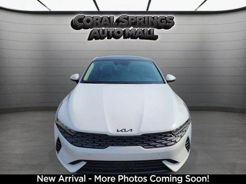 Glacial White Pearl 2024 Kia K5 EX