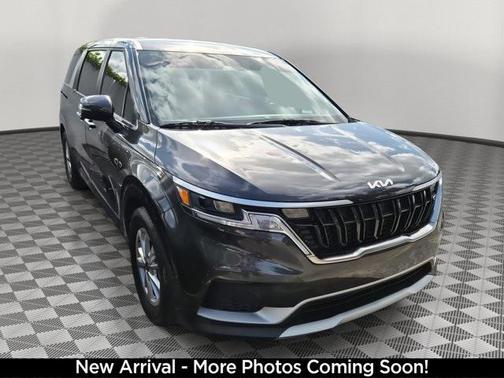 2024 Kia Carnival LX