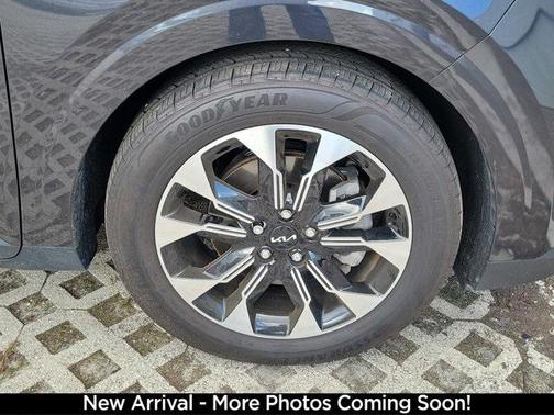2024 Kia Carnival EX