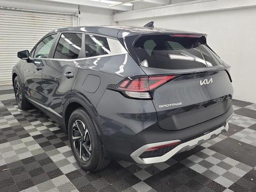 2023 Kia Sportage Hybrid LX