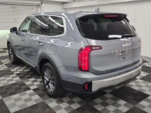 2023 Kia Telluride LX