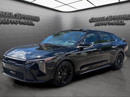 Aurora Black Pearl 2025 Kia K4 GT-Line Turbo
