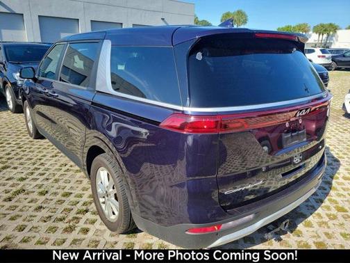 2022 Kia Carnival LXS