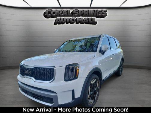 Glacial White Pearl 2023 Kia Telluride EX
